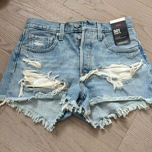 Women’s Levi’s high rise shorts